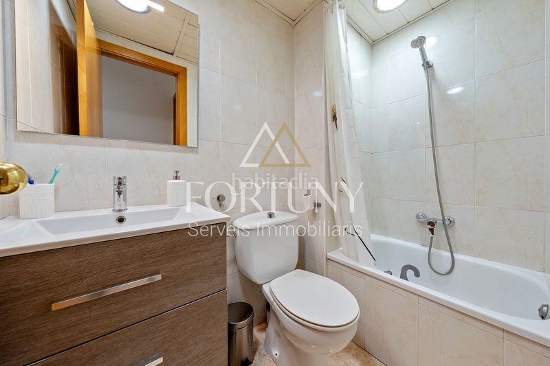 Foto 0fa5a5eb-e647-4a33-bd07-fb2bf9ac4cbc. Pis amb aparcament a Centre Reus