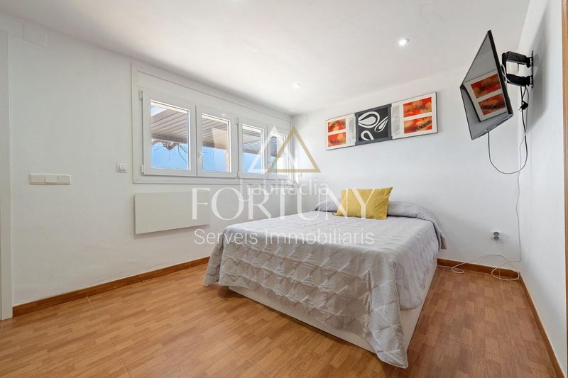 Foto 304ac1d6-7428-4851-9306-01b3a848468c. Casa amb piscina a Mestral Reus
