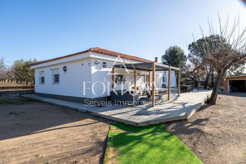 Foto 39ed398b-8a06-4539-8a8b-18d9becbcd0e. Casa amb piscina a Mestral Reus