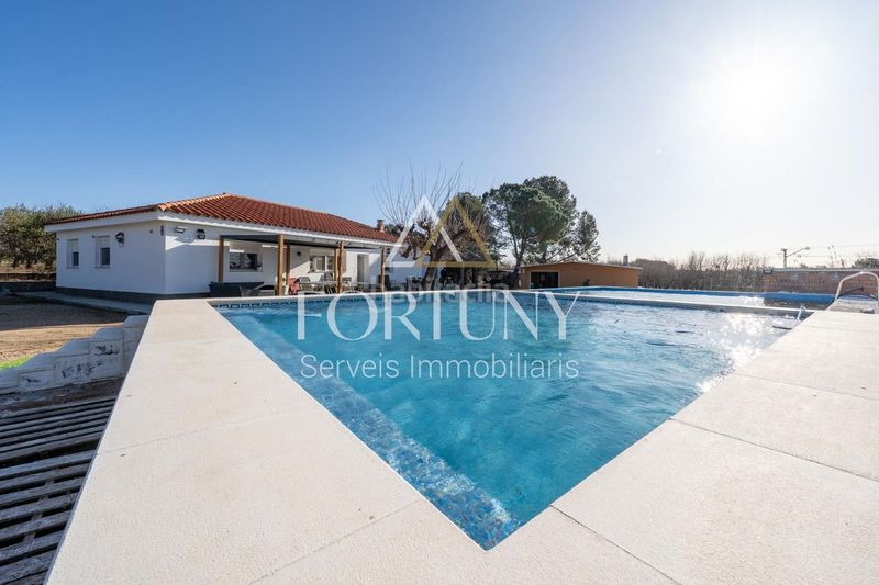 Foto 49507283-829f-4c68-b070-5bf61ceb9ff5. Casa amb piscina a Mestral Reus