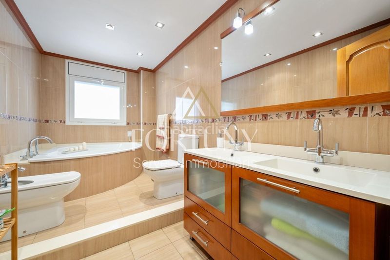Foto 9f0bc7f1-892e-4948-91ba-e4358817de42. Pis a Llevant Reus