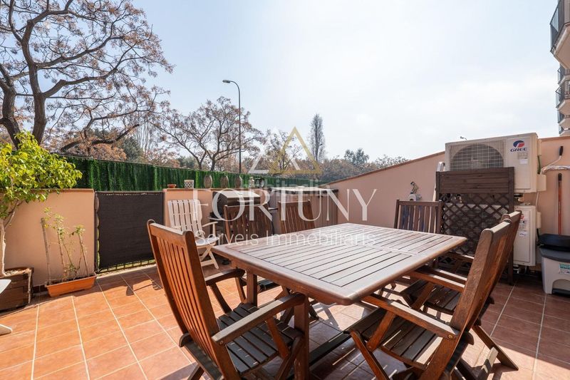 Foto 3d6d53ce-a8d4-4e6f-bc38-e51878e94767. Dúplex amb aparcament piscina a Llevant Reus