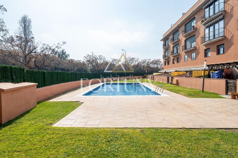 Foto 86bce727-92c7-48a0-a9b4-a0bb0a4d0f6e. Dúplex amb aparcament piscina a Llevant Reus