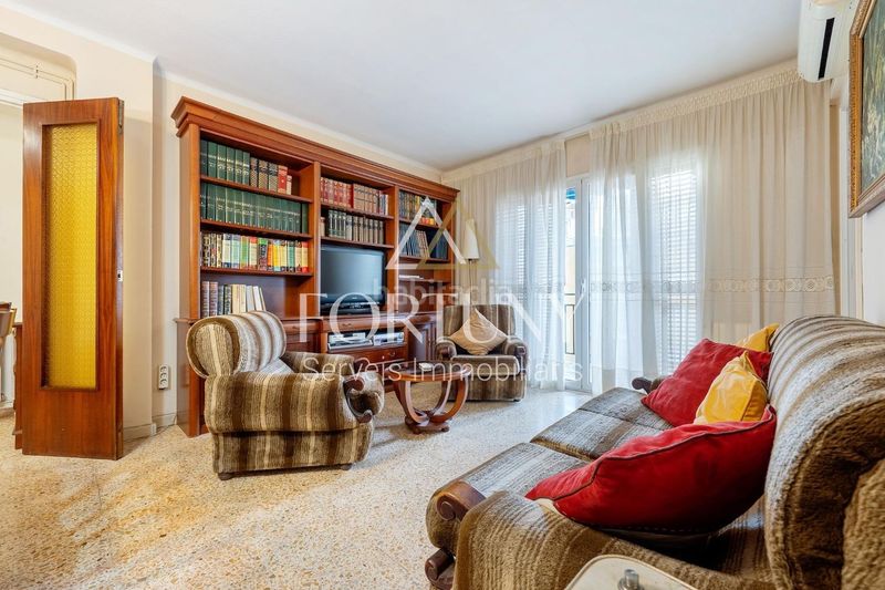 Foto b5f195b6-f52d-4fe0-a337-c7cdb852f710. Pis a Centre Reus