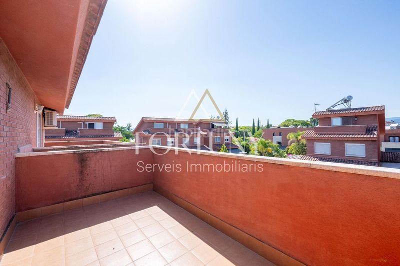 Foto 51f56df2-ab67-4a0b-be18-4d8b4bc77509. Casa amb aparcament a Migjorn Reus