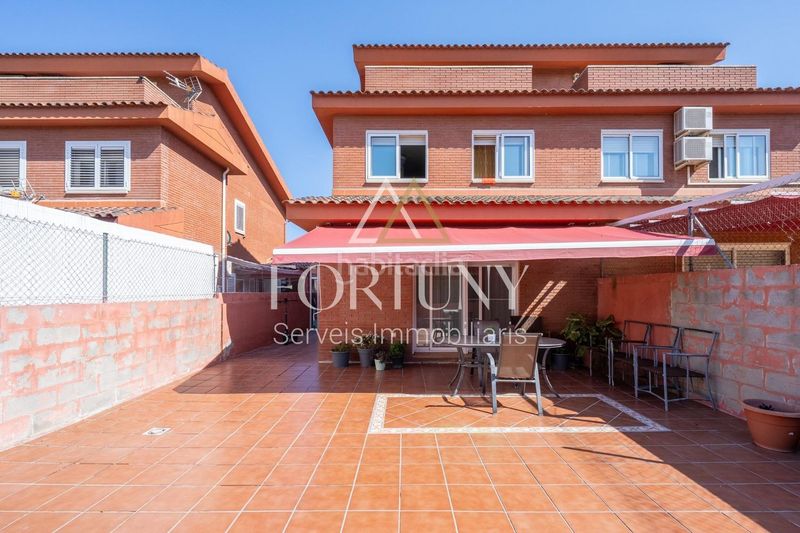 Foto 5b64083f-5d37-4e45-b25f-c81cb4f92973. Casa amb aparcament a Migjorn Reus