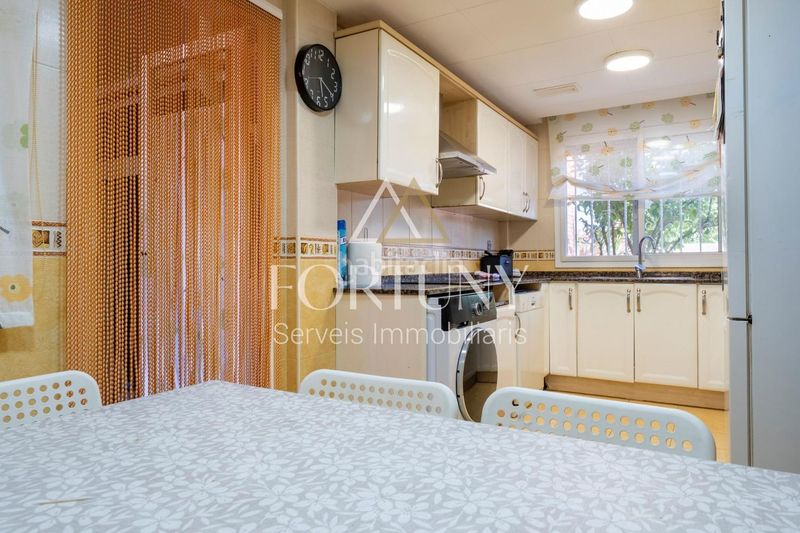 Foto cf42e0da-29b4-4a89-92f1-babcd0aa6bb7. Casa amb aparcament a Migjorn Reus