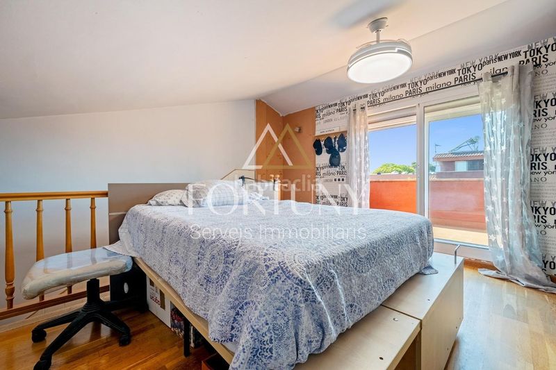 Foto d172a2c6-c0ac-4629-bf33-95cb9efc271a. Casa amb aparcament a Migjorn Reus
