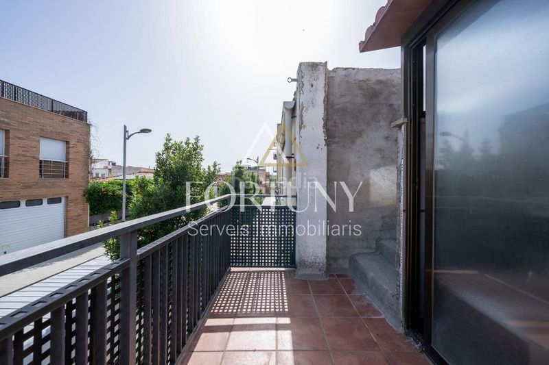 Foto 557eb22d-0124-4aea-958a-9479981ef3b0. Casa amb aparcament a Ponent Reus