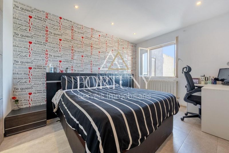 Foto db0a3753-ac87-4dcc-b8d3-1cbb0863fe31. Casa amb aparcament a Ponent Reus