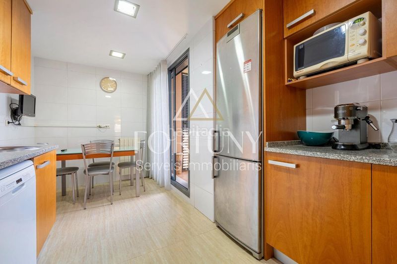 Foto f0b35a48-8968-472e-9047-ac024510a100. Àtic amb aparcament piscina a Llevant Reus