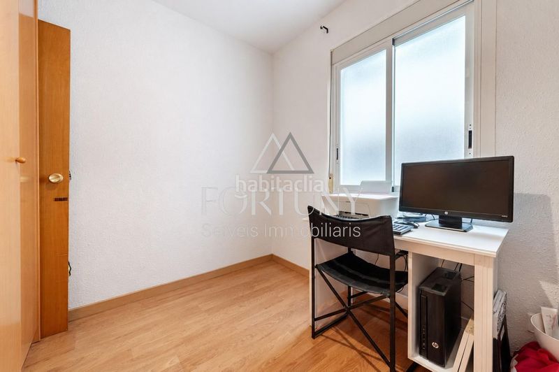 Foto e9a6848a-a7ab-4c80-9b7a-ba4de8f235ab. Pis amb aparcament piscina a Centre Reus