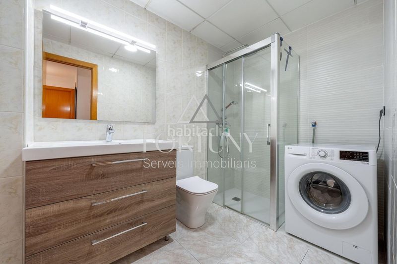 Foto e9f92c4f-ba6c-451b-9350-bdf3ca25fa28. Pis amb aparcament piscina a Centre Reus