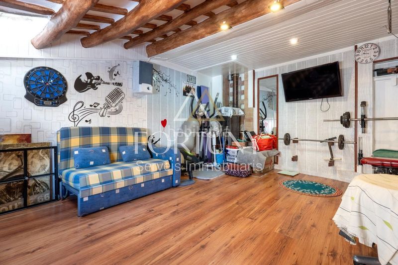 Foto c60a6ce6-b5e4-47a7-ad48-3537793ad435. Casa amb aparcament a Valls