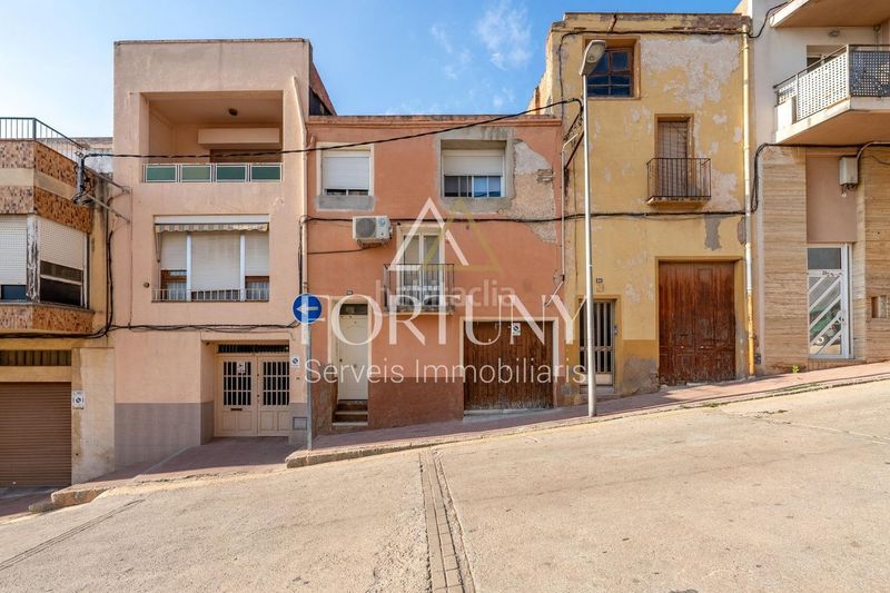 Foto 01de6360-bf44-4a57-90ae-7570899ddc22. Casa amb aparcament a Constantí