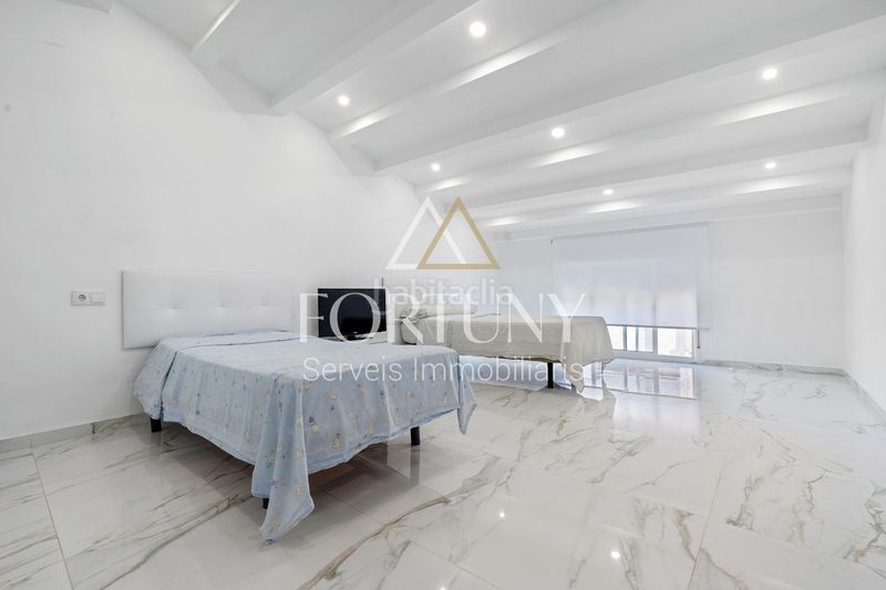 Foto 53c1fc67-9c17-43a2-baed-1f6a001e7483. Casa amb aparcament a Constantí