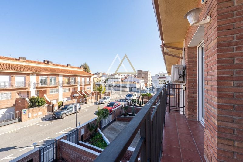 Foto 02110de9-c72a-4882-a6ac-74bbb5922115. Casa amb aparcament a Ponent Reus