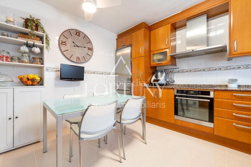Foto de883790-0d24-460e-adff-48f029c256a7. Casa amb aparcament a Ponent Reus