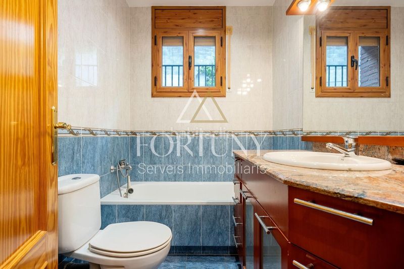 Foto 1c45c4d5-b02c-4125-a515-3b4800b8834d. Casa  en venta en avinguda montclar, . en Riudecanyes