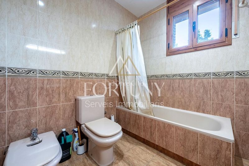 Foto 550c3d67-62bc-496b-8bbc-ca49f2491a37. Casa  en venta en avinguda montclar, . en Riudecanyes