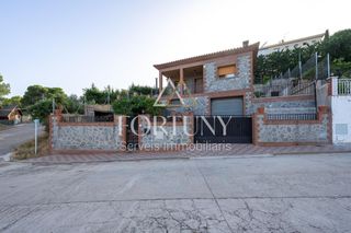 Casa  De montclar. Casa en venta en avinguda montclar, riudecanyes.