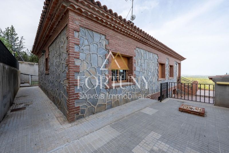 Foto 86a72535-7602-444b-ba9b-f614c06735b0. Casa  en venta en avinguda montclar, . en Riudecanyes