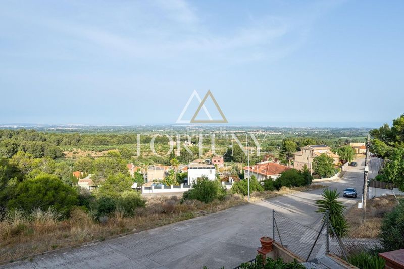 Foto a3d5b504-9cb8-47ff-90c1-65ce67da2001. Casa  en venta en avinguda montclar, . en Riudecanyes