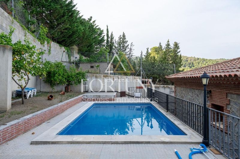 Foto be932a5c-41ca-432b-b7a5-c9cd6e763bb7. Casa  en venta en avinguda montclar, . en Riudecanyes