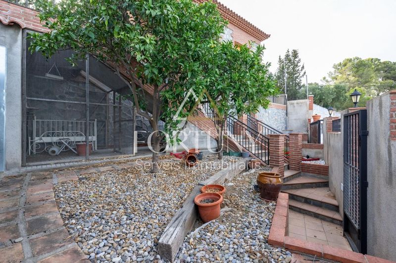 Foto e79c0ff1-92b2-49aa-acf8-12468d94d40d. Casa  en venta en avinguda montclar, . en Riudecanyes