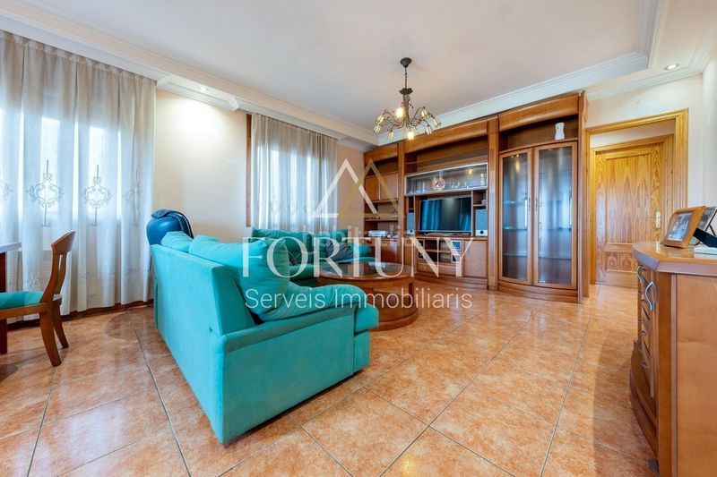 Foto f50326d8-8733-4952-be39-de13a3c5ad34. Casa  en venta en avinguda montclar, . en Riudecanyes