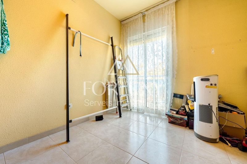 Foto 57dd9932-8a35-437f-baaa-1e65e5c495c3. Casa amb aparcament piscina a Centre Reus