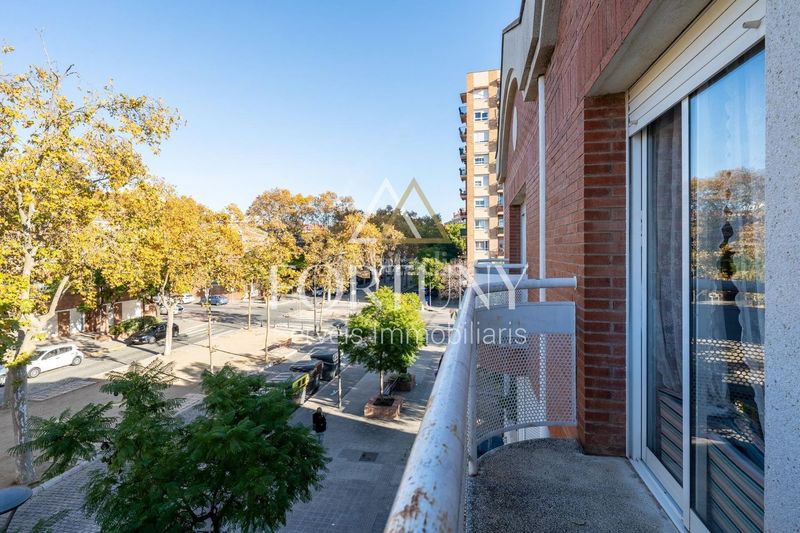 Foto 922a8916-c378-4217-b370-17465838f9e0. Casa amb aparcament piscina a Centre Reus