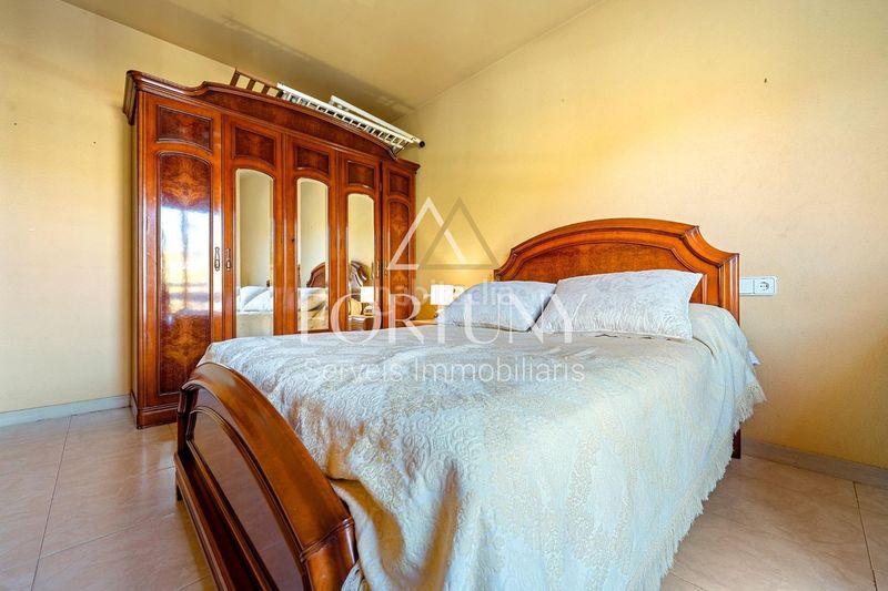 Foto c898268d-655c-4295-bae3-c4766384e729. Casa amb aparcament piscina a Centre Reus