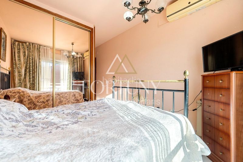 Foto e1eb6112-a260-40e3-800f-95da8a458165. Casa amb aparcament piscina a Centre Reus