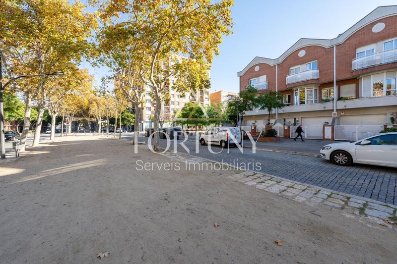 Foto f606465c-ecea-44a4-89c2-4b7622d7e3ac. Casa amb aparcament piscina a Centre Reus