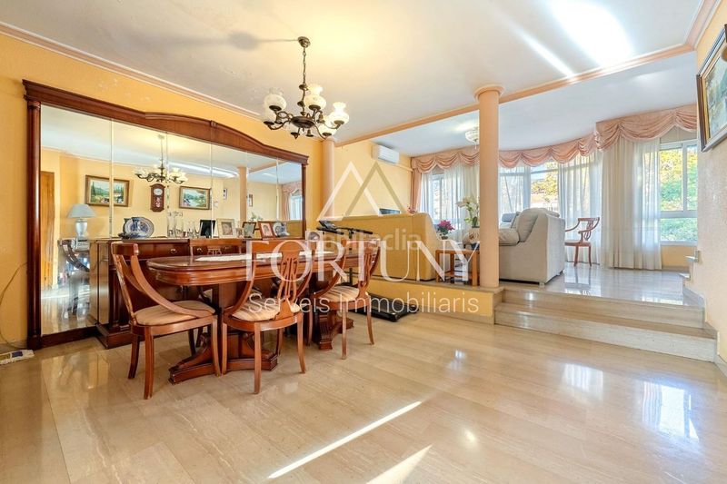 Foto fb439adf-528f-4e7c-9691-4b704e4a6154. Casa amb aparcament piscina a Centre Reus