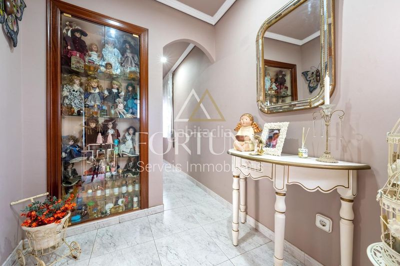 Foto 0db59f33-c3a8-49de-b956-7dacc05bc8ee. Casa amb aparcament a Ponent Reus