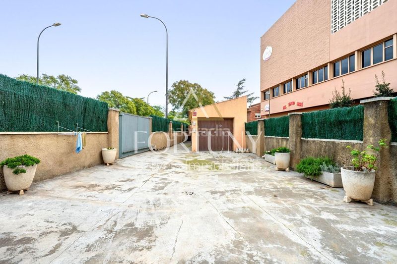Foto 6e0eabb2-a4c1-4a15-a5cd-2ffb79b04879. Casa amb aparcament a Ponent Reus