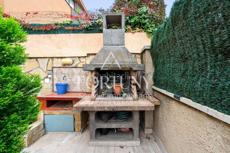 Foto 81609b74-c2ca-40e7-a649-e70488bb5d7a. Casa amb aparcament a Ponent Reus