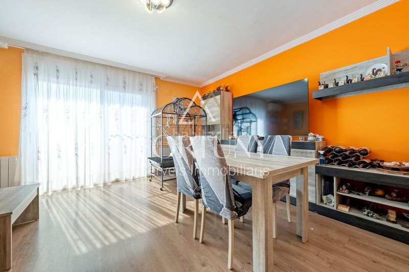 Foto c28b84ab-a886-4b1e-b00b-9d3ec6c14b14. Casa amb aparcament a Migjorn Reus