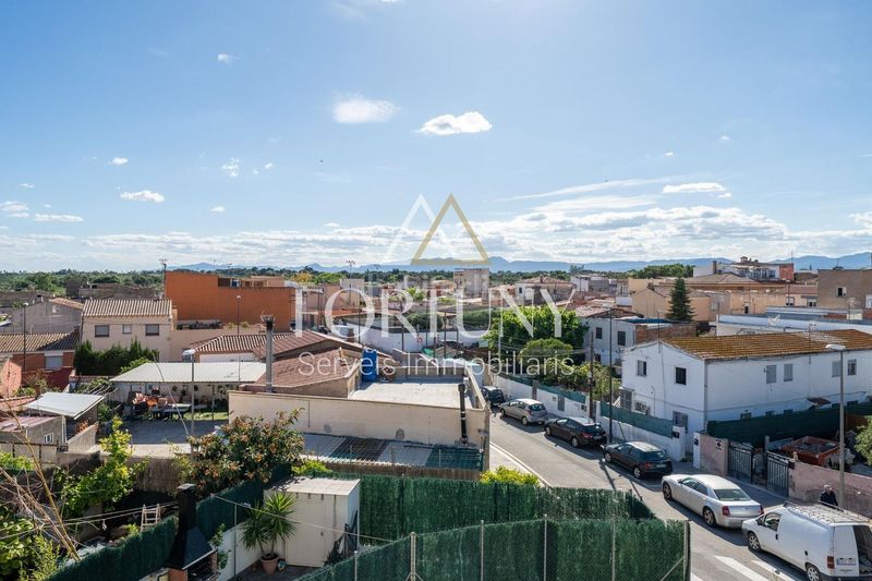 Foto d4b5de14-c9e9-49b1-94ba-75281c473881. Casa amb aparcament a Migjorn Reus