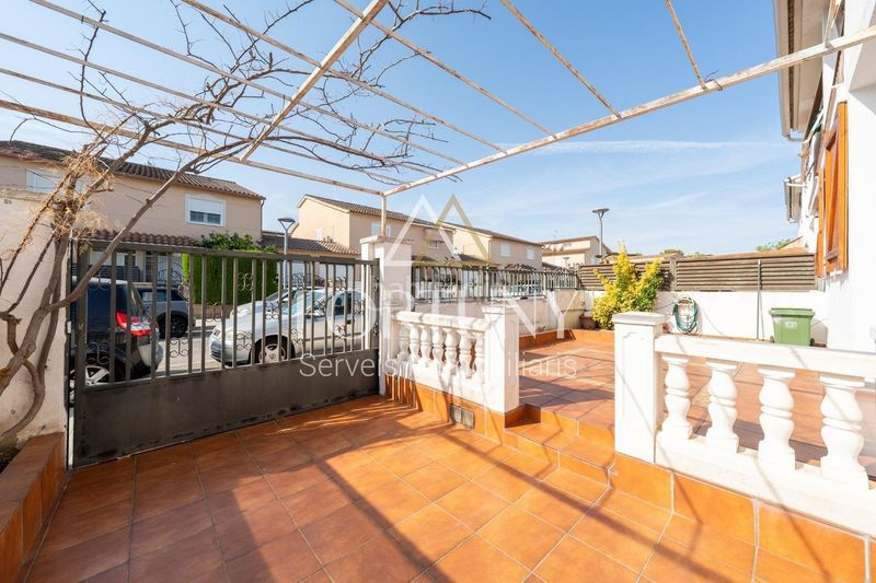Foto 951889d3-9796-4502-bab0-9ed9e975d2b1. Casa amb aparcament a Migjorn Reus