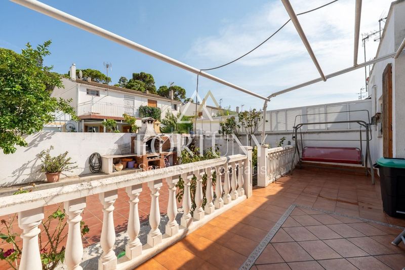 Foto b9d08d9a-29ae-4d95-87f8-473391f556d7. Casa amb aparcament a Migjorn Reus