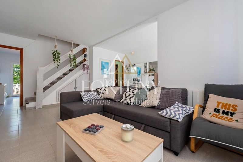 Foto dd9dac95-e646-476e-84e9-62363df53f48. Casa amb aparcament a Migjorn Reus