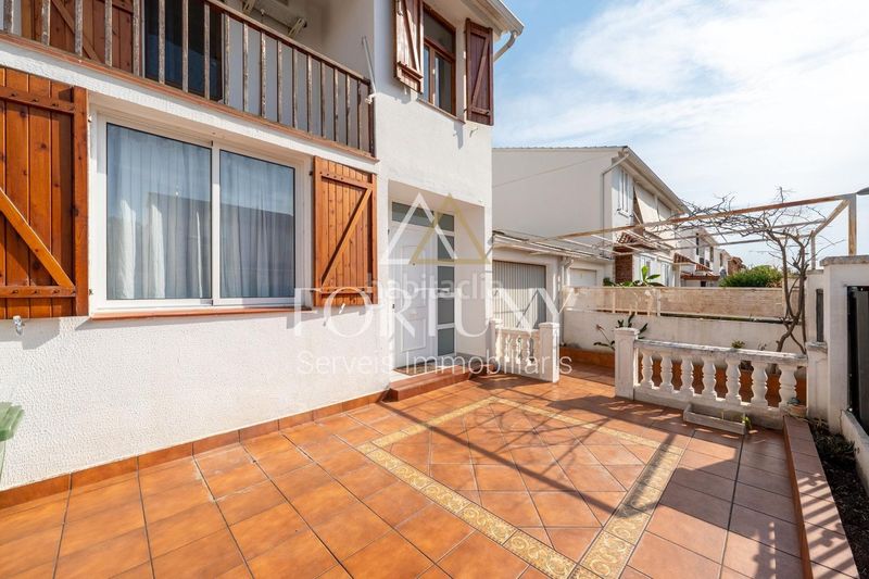 Foto ddee9fbd-7fbc-47ac-9627-1e02eec3f81b. Casa amb aparcament a Migjorn Reus