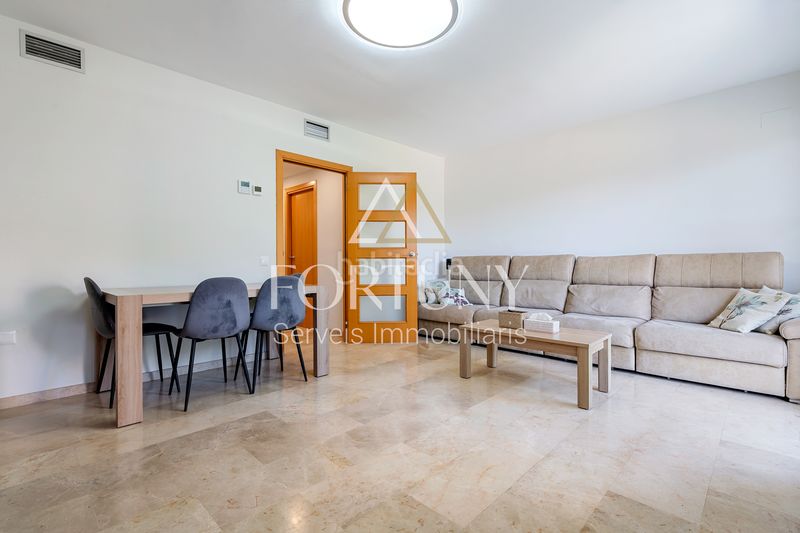 Foto 11b0596d-b6d4-40e3-a571-582936d36a22. Pis amb aparcament piscina a Ponent Reus