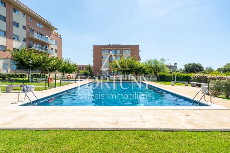 Foto 9b9b29b5-eaa1-4cd1-acd5-befb26247c04. Pis amb aparcament piscina a Ponent Reus