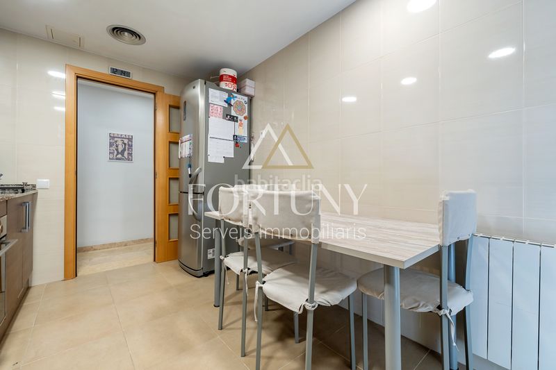 Foto cc415439-43cb-4d90-b866-d28af51fe409. Pis amb aparcament piscina a Ponent Reus