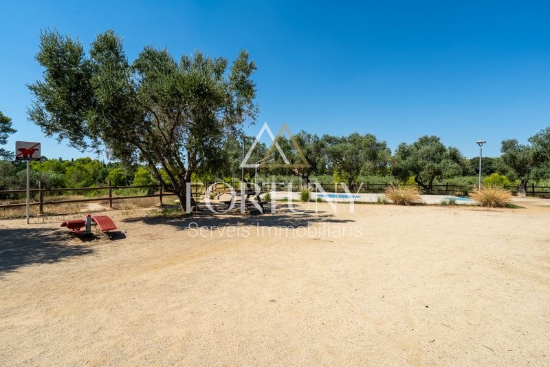 Foto fd707c07-8c46-42e4-be48-3cc21b2e5994. Pis amb aparcament piscina a Ponent Reus
