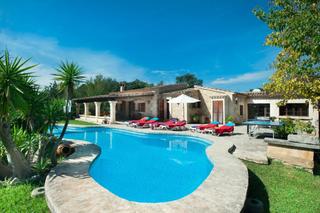 Country house in Pollença Poble. Finca rústica en venta en las afueras de pollensa, mallorca. dis